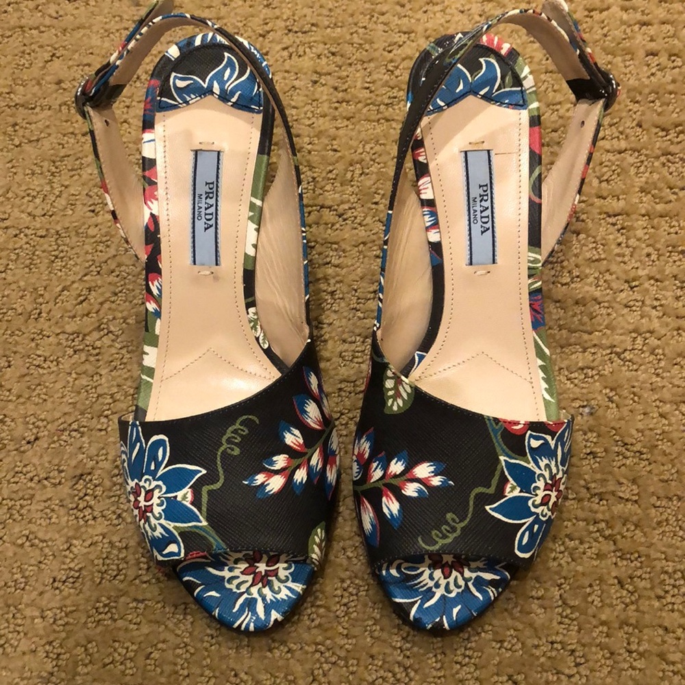 New Prada floral open toe heels. Size 37